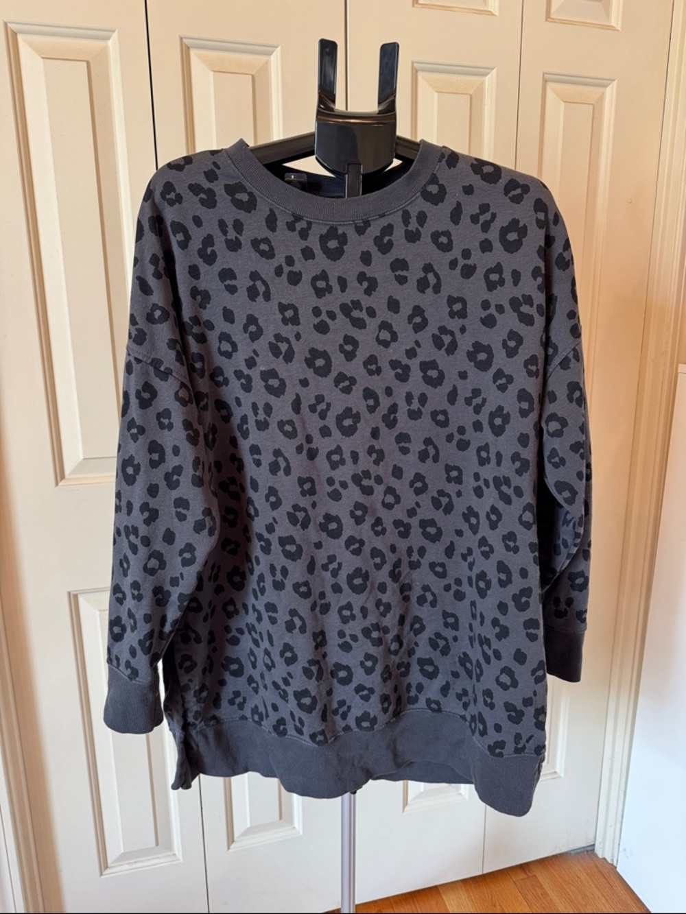 Old Navy Charcoal Gray Leopard Oversized Crewneck Sweatshirt